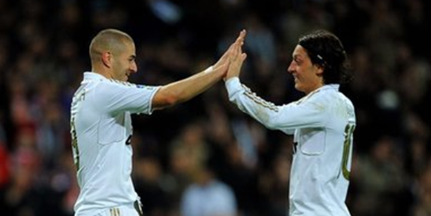 Mesut, Benzema'yı kutladı