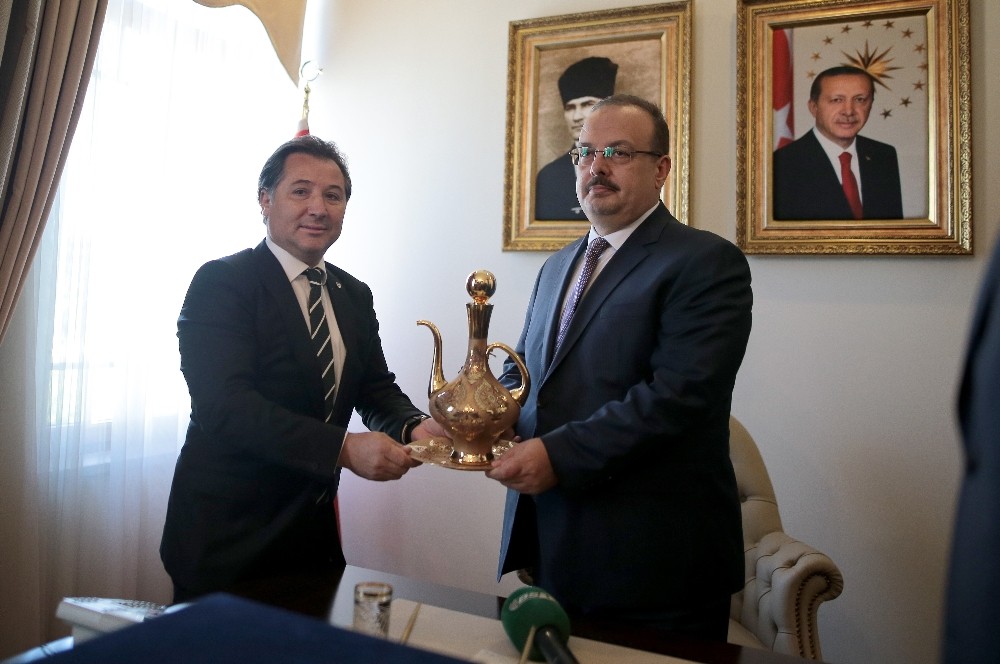 Mesut Mestan’dan teknik direktör açıklaması 