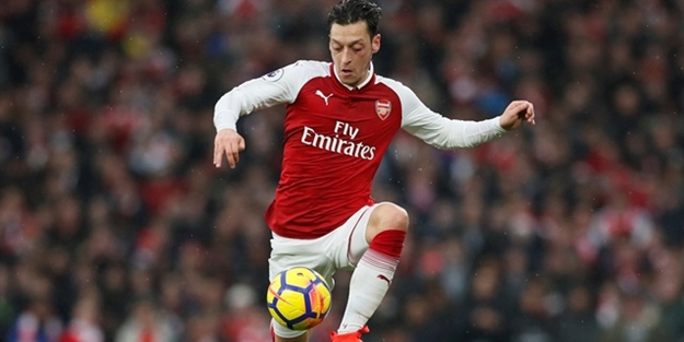 Mesut Özil 3,5 yıllık anlaşma sağladı