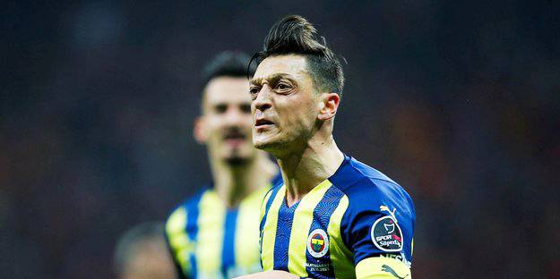 Mesut Özil bu akşam sahada olacak mı?