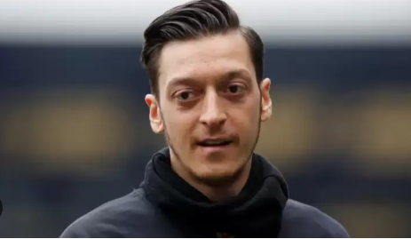 Mesut Özil çizik attı, Almanya ayağa kalktı!