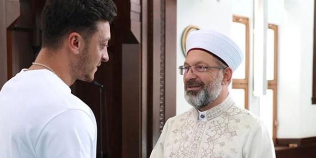 Mesut Özil, Diyanet İşleri Başkanı Erbaş ile bir araya geldi