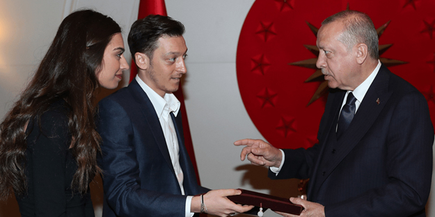 Mesut Özil Fenerbahçe'de! Dikkat çeken Erdoğan detayı