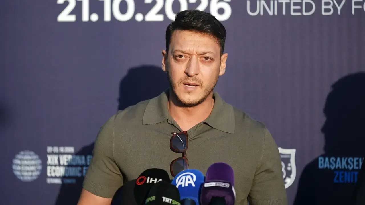 Mesut Özil, FIFA'yı yerin dibine soktu