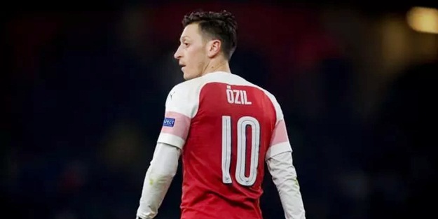 Mesut Özil ile ilgili flaş iddia: O takımla anlaşmaya varabilir