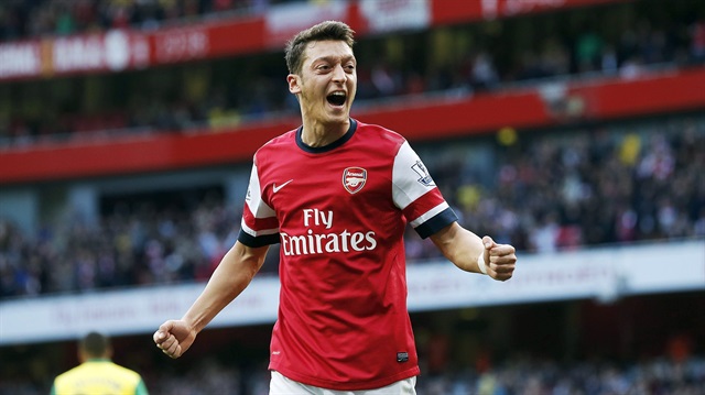 Mesut Özil imzayı atmak istemiyor