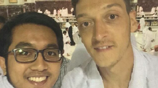 Mesut Özil umreye gitti