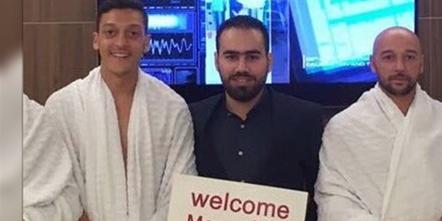 Mesut Özil umreye gitti