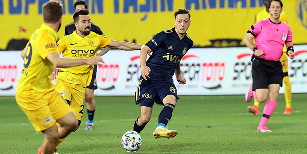 Efsane geri döndü! Yüzde yüz isabetle oynadı