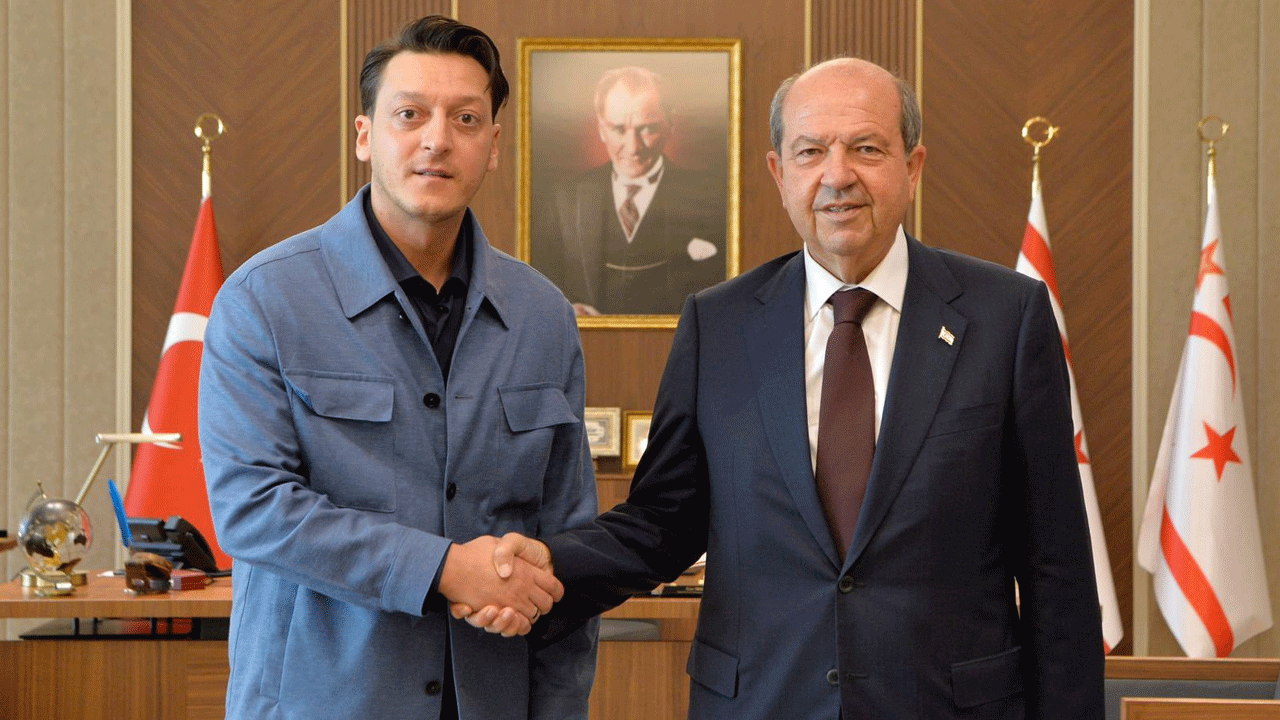 Mesut Özil'den FIFA ve UEFA'ya çağrı yaptı: Ambargo kaldırılmalı