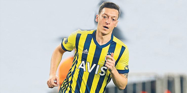 Mesut Özil'den sevindiren haber