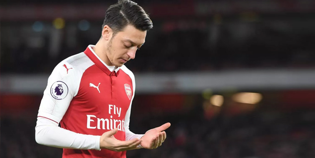 Mesut Özil'i paylaştığı mesaj üzerinden eleştirdi... Kenan Alpay cevabını verdi!