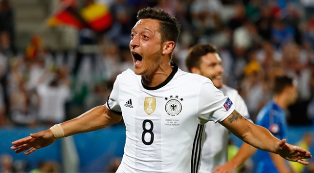 Mesut Özil'in istifası Alman ve İngiliz medyasında