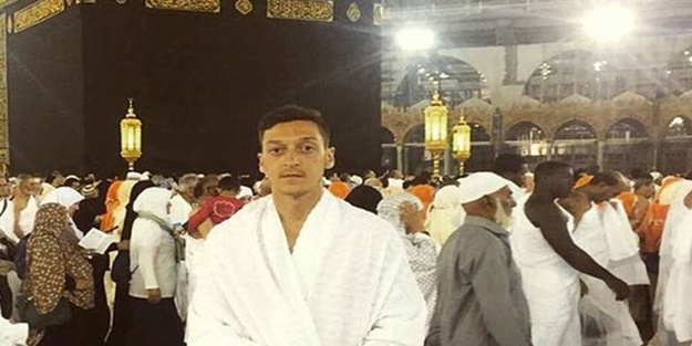 Mesut Özil Mekke'ye gitti, Almanya karıştı!