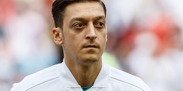 Mesut Özil'in menajerinden ayrılık açıklaması