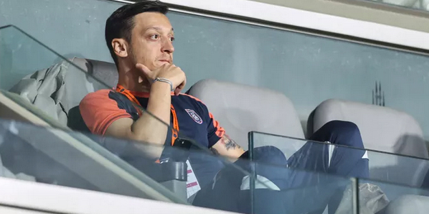 Mesut Özil'in son durağı resmen açıklandı!