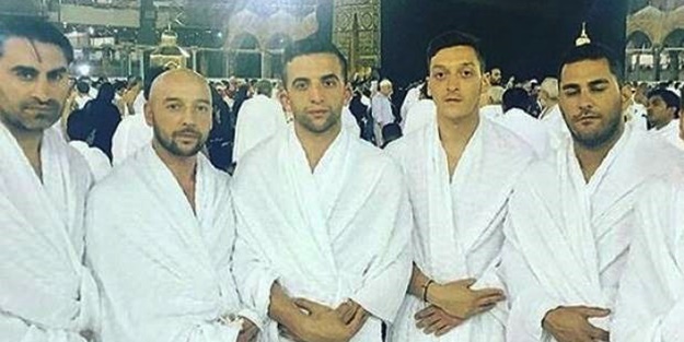 Mesut Özil'den Umre cevabı!