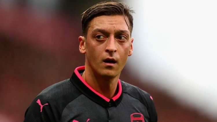 Mesut'tan ağır sözler! 'Korkak köpek'