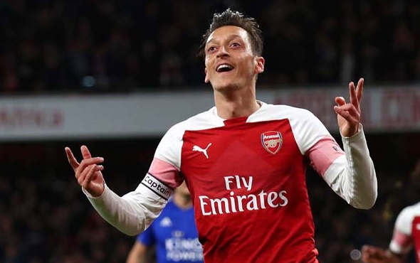 Mesut'ten 'Türkiye'de oynar mısın' sorusuna bomba cevap!