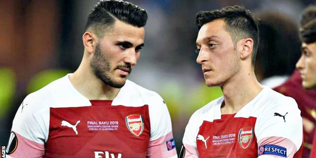 Mesut’un arkadaşı geliyor!