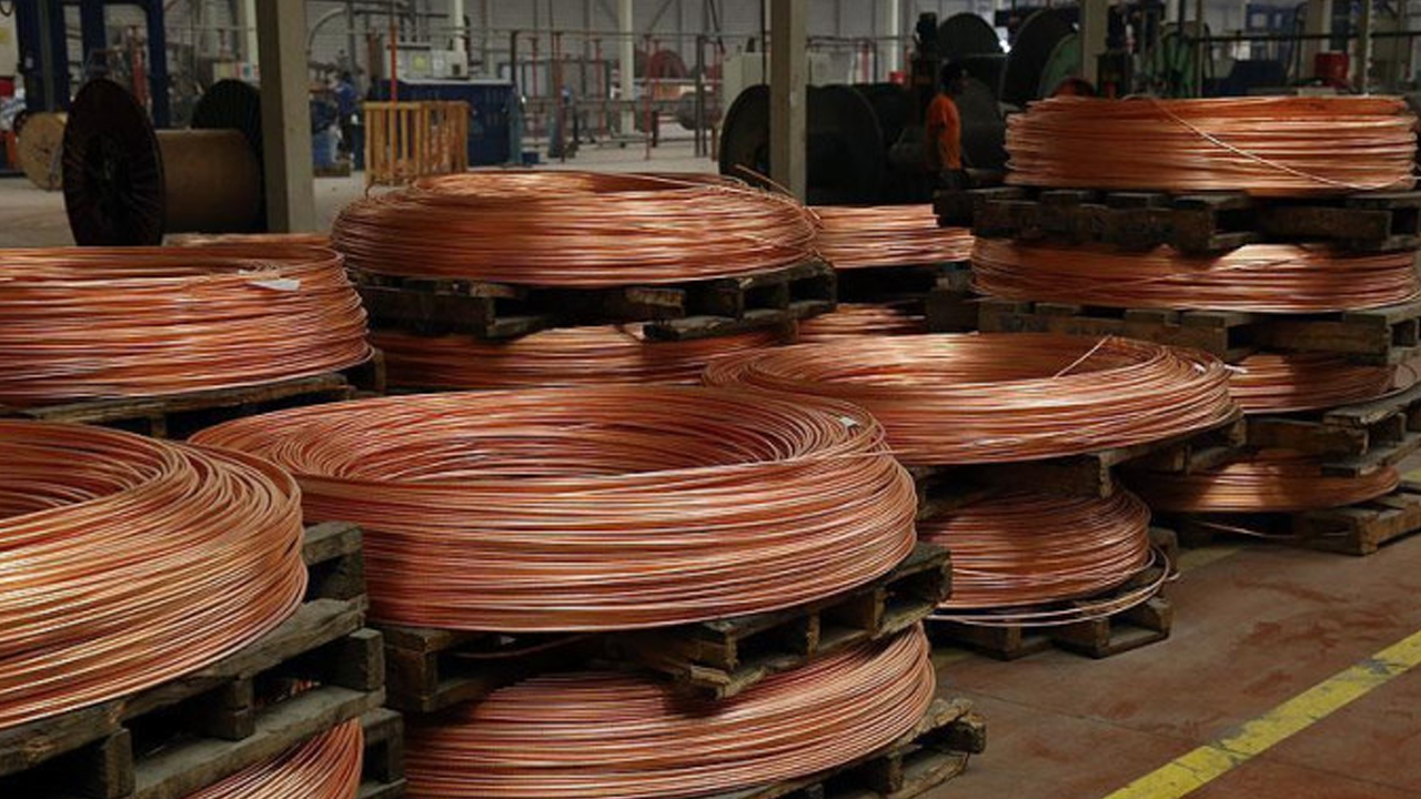 Metaller fiyatları 2025'e yükselişle başladı!