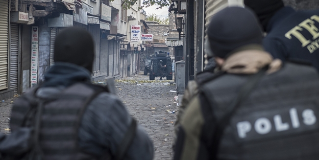 ''PKK değil, Haç ile hilal savaşı''