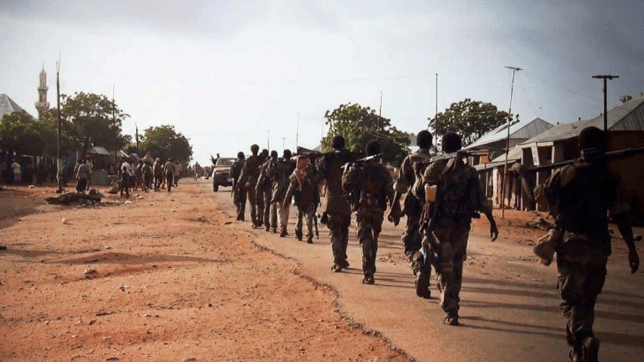 Mete Yarar, "Üzgünüm, Türkiye'yi çıkarmak için saldırıya geçtiler' demişti: Askeri üslere baskın yapıldı