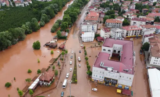 Meteoroloji alarm verdi! 10 il için sarı kod: Sel, fırtına ve toz geliyor