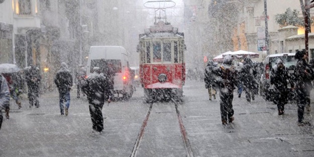 Meteoroloji duyurdu: İstanbul'a kar geliyor