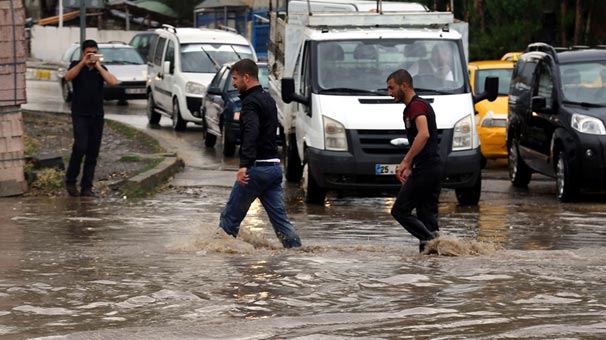 Meteoroloji Erzurum için hem saat hem uyarı verdi