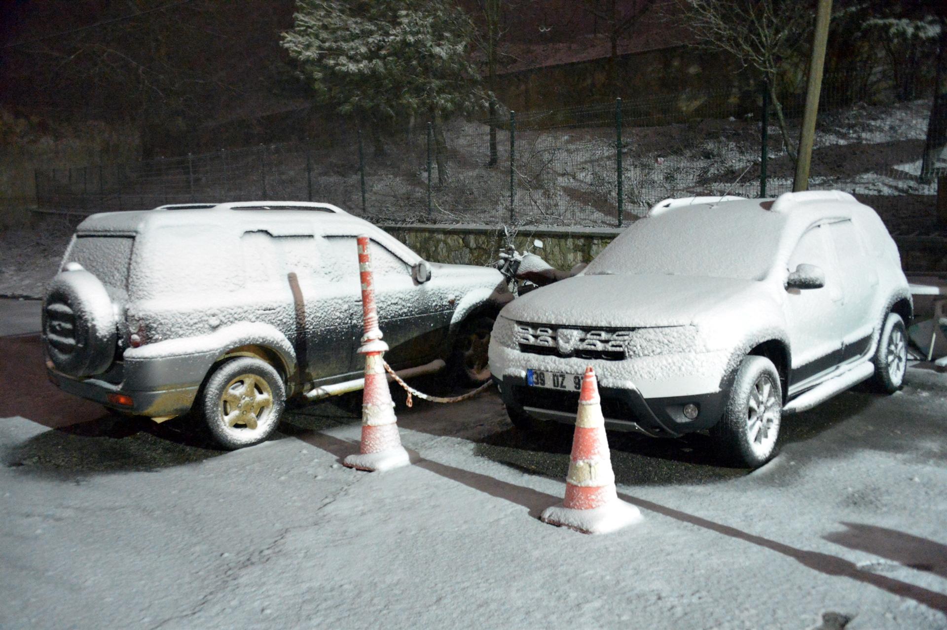 Meteoroloji günler öncesinden uyarmıştı.... Beklenen kar geldi