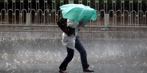 Meteoroloji İstanbul için saat verdi: Kuvvetli yağış geliyor