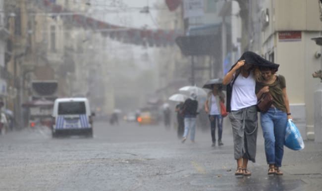 Meteoroloji İstanbul için saatli uyarı
