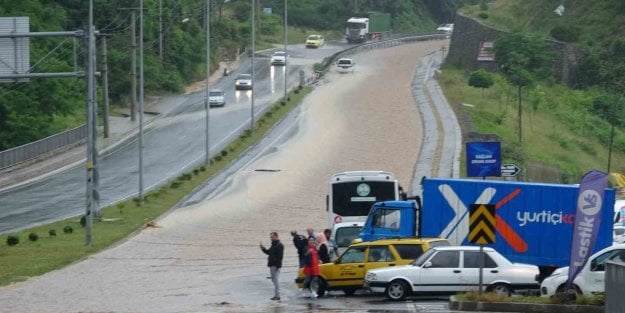Meteoroloji o ili olacak diye uyardı: Adeta doğal afet ortaya çıktı, vatandaş şokta! Her yerden su fışkırıyor