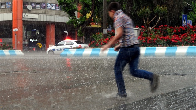 Meteoroloji uyardı: Birçok ilde sağanak yağış bekleniyor