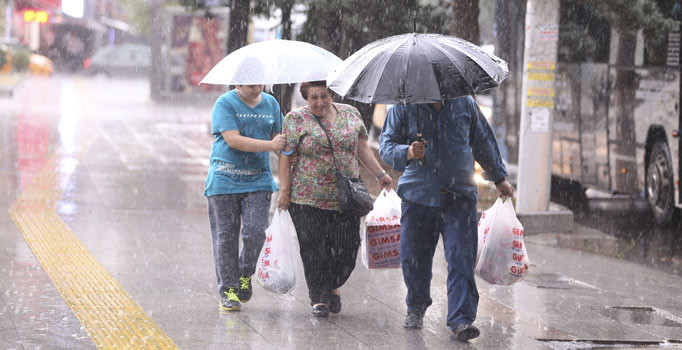 Meteoroloji uyardı: Kuvvetli sağanak geliyor