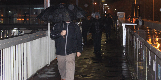 Meteoroloji uyardı! Sağanak yağışın etkili olduğu İstanbul'da öğleden sonraya dikkat
