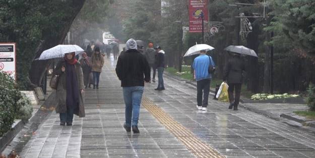 Meteoroloji uyarmıştı... Trakya'da sağanak yağış