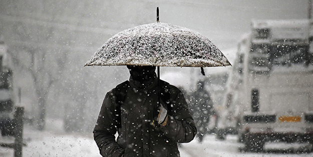 Meteoroloji uzmanı İstanbul için saat verdi: Kar geliyor
