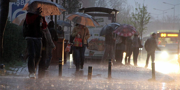 Meteorolojiden 14 il için uyarı: Kuvvetli geliyor