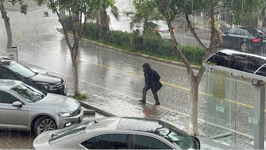 Meteoroloji'den 19 kent için uyarı: Sıcaklıklar düşecek sağanak bekleniyor