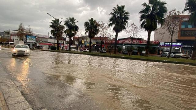 Meteoroloji'den 3 ile turuncu uyarı: Kuvvetli yağışa dikkat