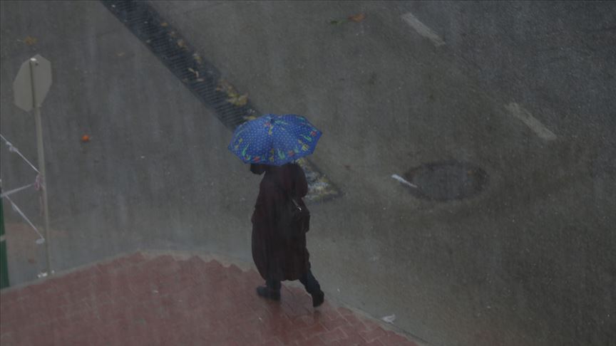 Meteorolojiden 5 il için fırtına, kuvvetli sağanak ve kar uyarısı