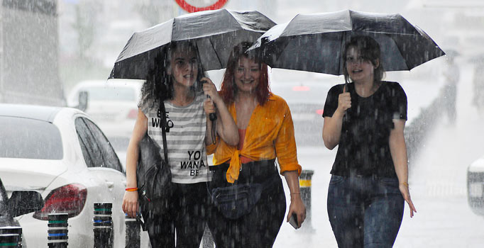 Meteorolojiden Ege için kuvvetli yağmur uyarısı