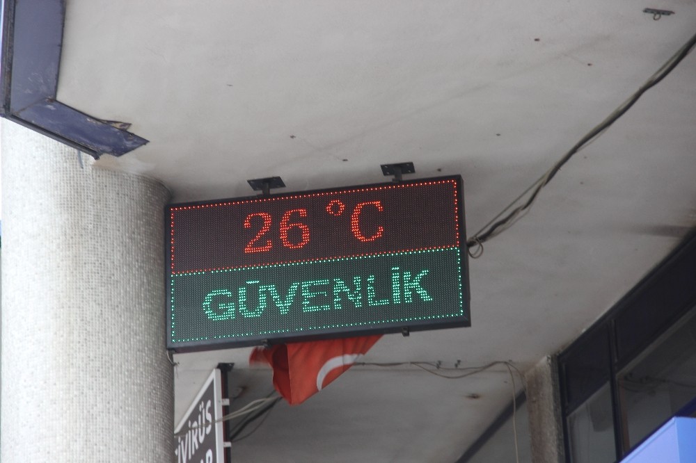 Meteoroloji’den gelen sıcaklık uyarıları Sivas’ı es geçti 