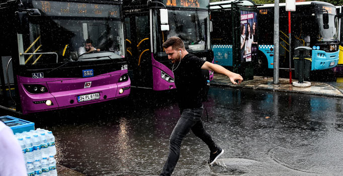 Meteorolojiden İstanbul için uyarı: Sağanak devam edecek