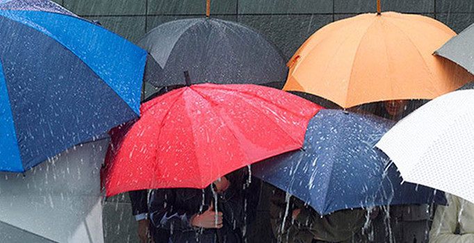 Meteoroloji'den İstanbul'a akşam saatleri için yağmur uyarısı
