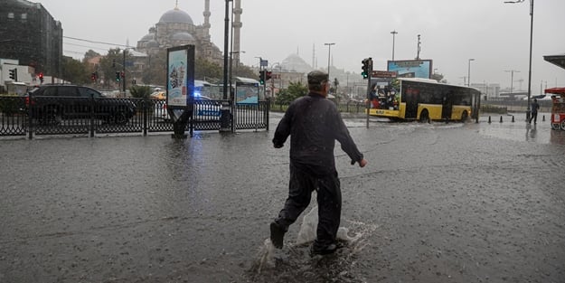 Meteoroloji'den kuvvetli yağış uyarısı! Bu bölgelerde yaşayanlar dikkat