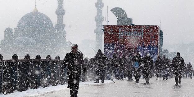 Meteoroloji'den önemli uyarı: İstanbul'a yeniden kar geliyor!