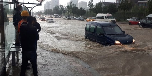 Meteoroloji'den peş peşe yağış ve sel uyarısı